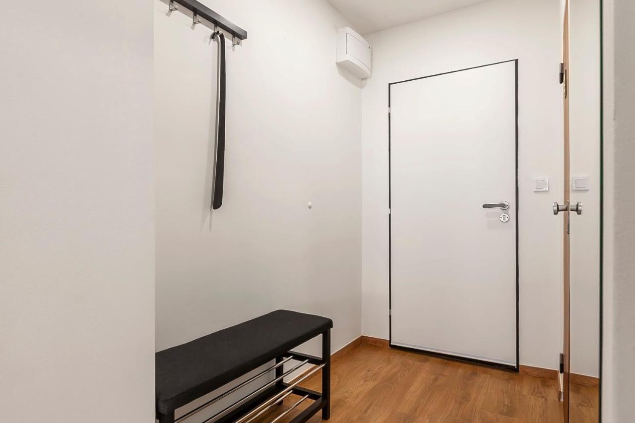 Ferienwohnung Popular Location / Street View / 4 Ppl / Netflix Prag Exterior foto